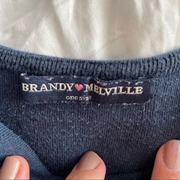 ❄️ Brandy Melville Low Back Cropped Tank - Picture 4 of 4